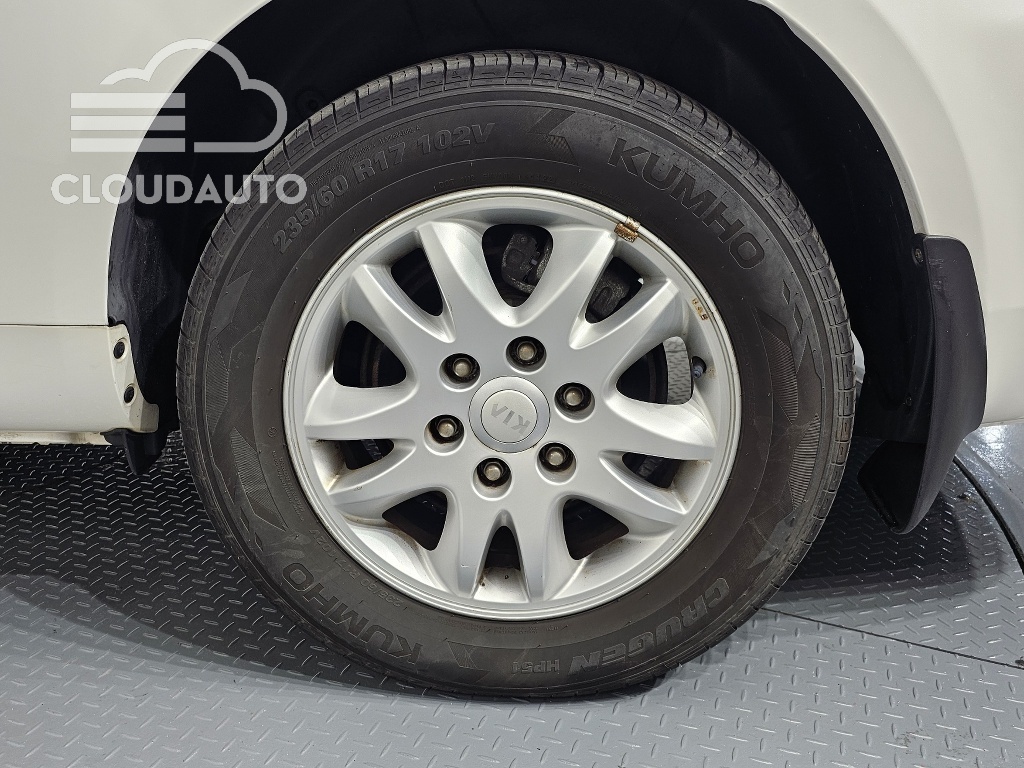 2013 Kia Carnival Grand GLX - Image 21