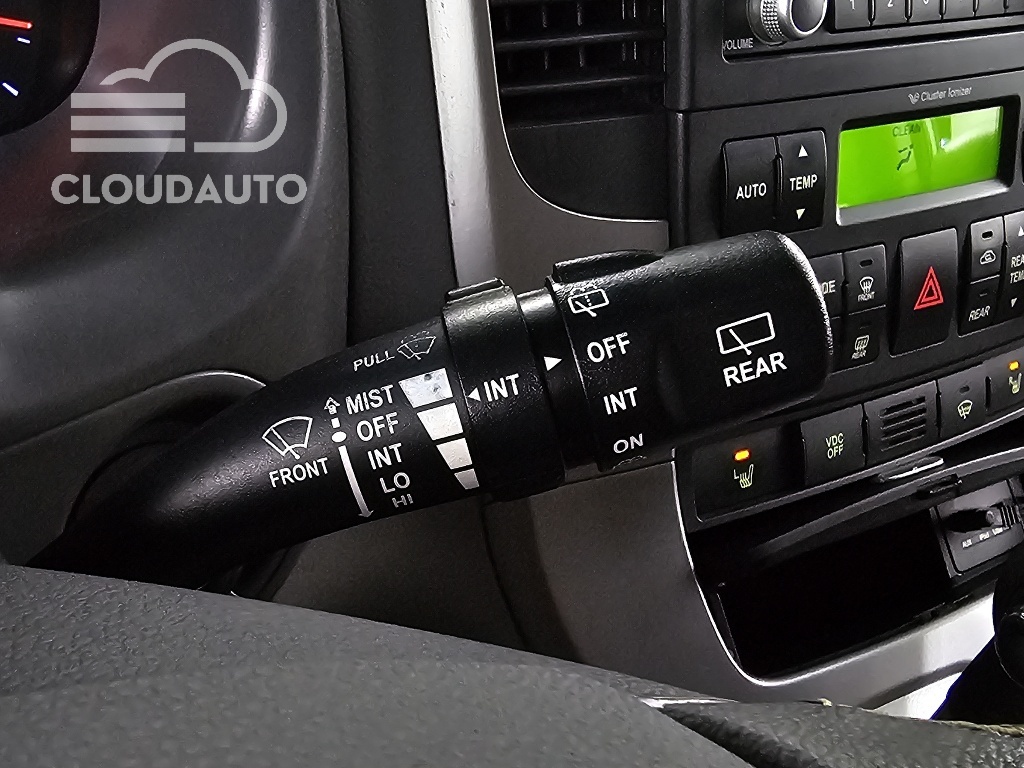 2013 Kia Carnival Grand GLX - Image 29