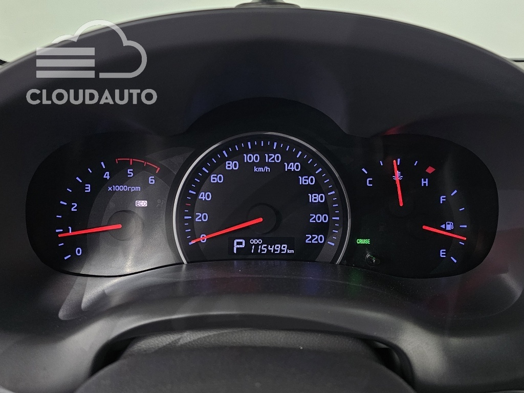 2013 Kia Carnival Grand GLX - Image 8