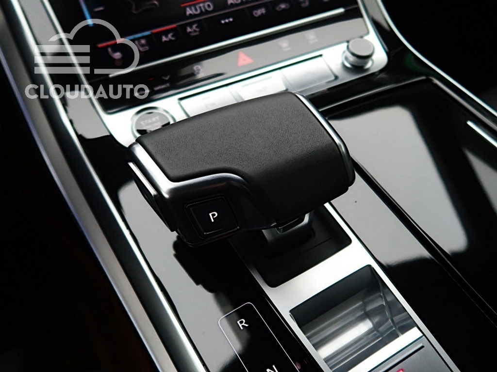 2021 Audi Q8 55 TFSI Premium - Image 12