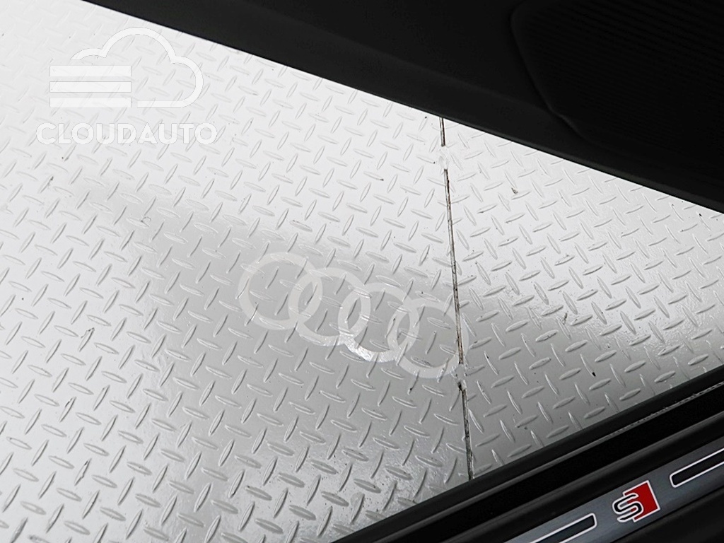 2021 Audi Q8 55 TFSI Premium - Image 18