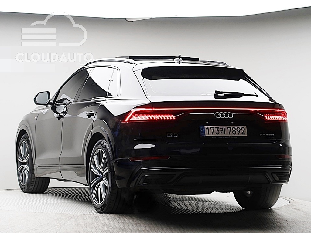 2021 Audi Q8 55 TFSI Premium - Image 2