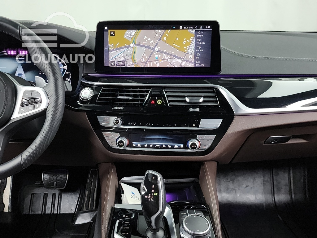 2021 BMW 5 Series 530e M Sports - Image 14