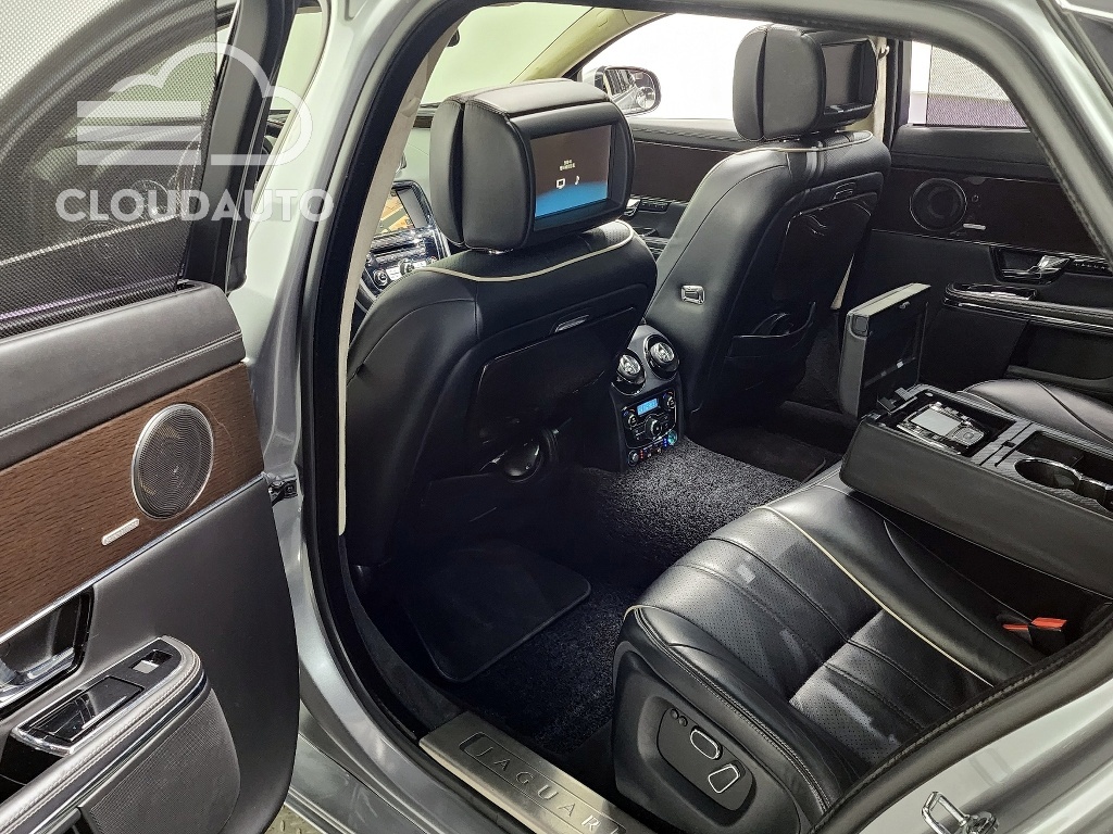 2012 Jaguar XJ 5.0 LWB - Image 11