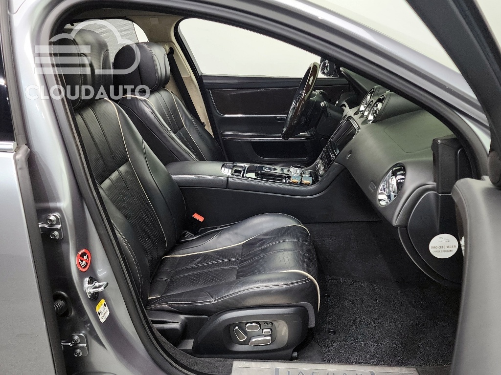 2012 Jaguar XJ 5.0 LWB - Image 12