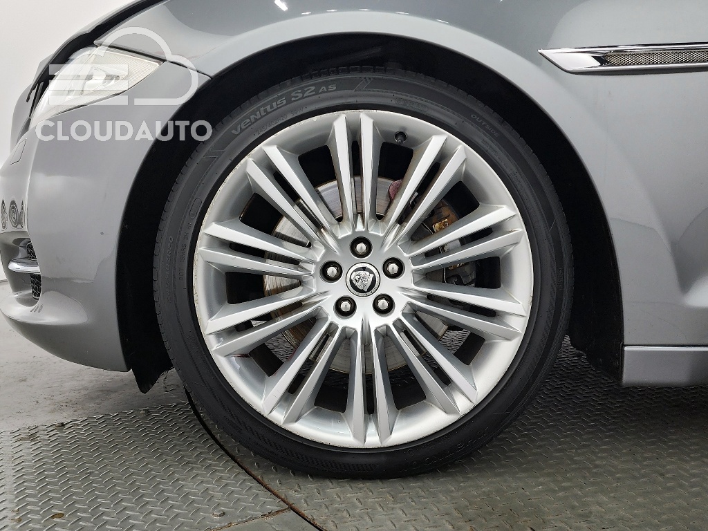 2012 Jaguar XJ 5.0 LWB - Image 5