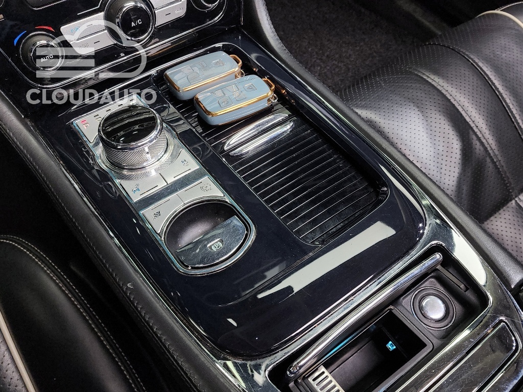 2012 Jaguar XJ 5.0 LWB - Image 9