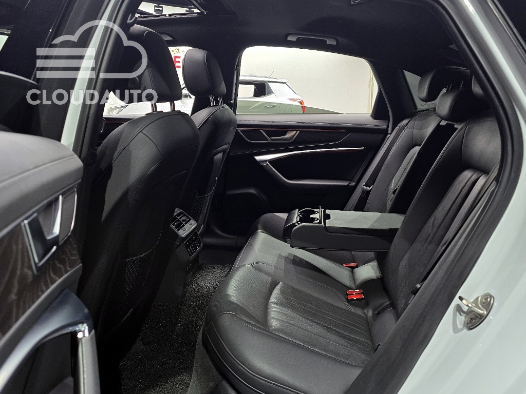 2022 Audi A6 45 TFSI Premium - Image 12