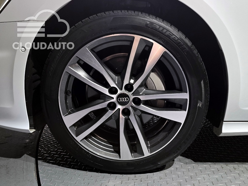 2022 Audi A6 45 TFSI Premium - Image 5