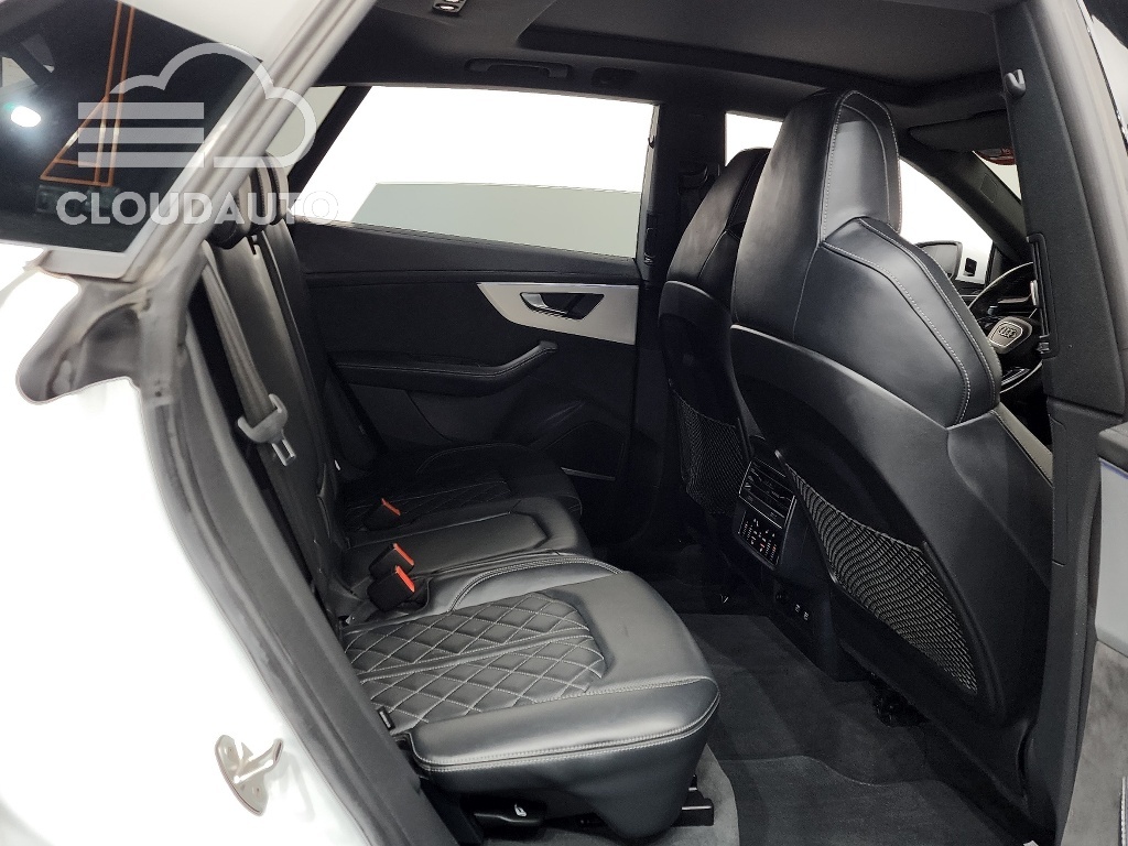 2021 Audi Q8 50 TDI Premium - Image 12