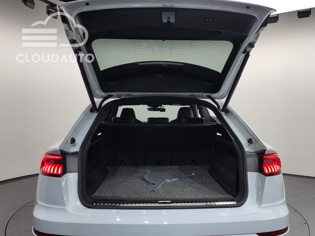 2021 Audi Q8 50 TDI Premium - Image 20