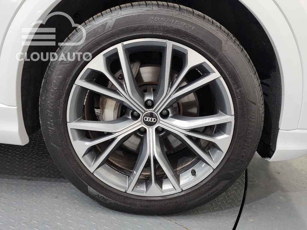 2021 Audi Q8 50 TDI Premium - Image 5