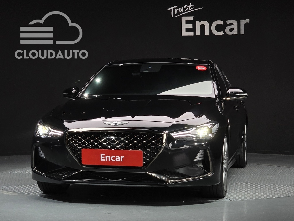 2020 Genesis G70 2.0T - Image 3