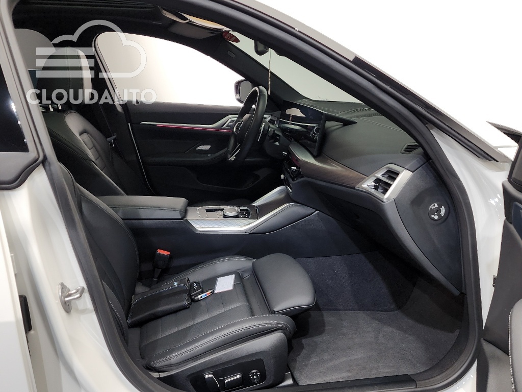 2025 BMW 4 Series 420i M Sport Coupe - Image 11