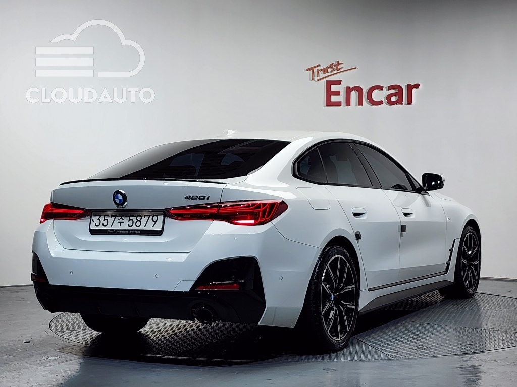 2025 BMW 4 Series 420i M Sport Coupe - Image 2
