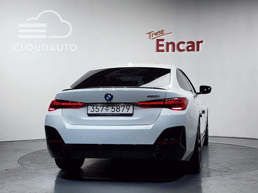 2025 BMW 4 Series 420i M Sport Coupe - Image 4