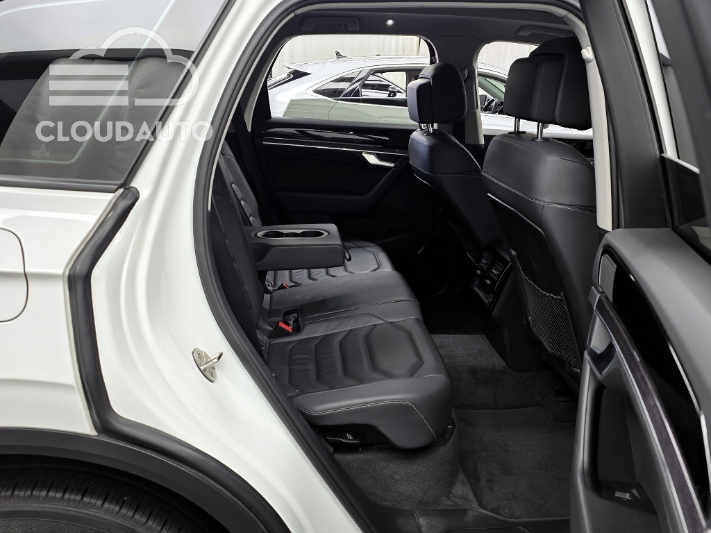 2021 Volkswagen Touareg 3.0 TDI Premium - Image 12