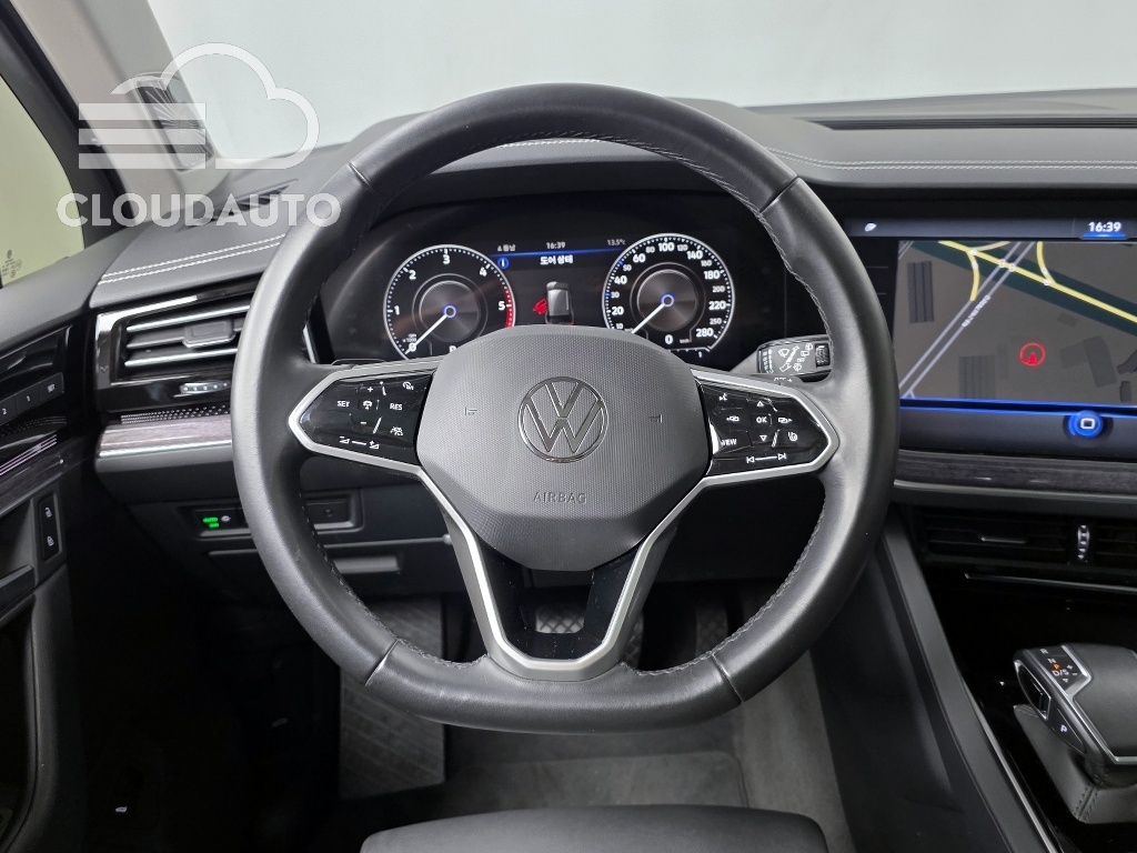 2021 Volkswagen Touareg 3.0 TDI Premium - Image 13