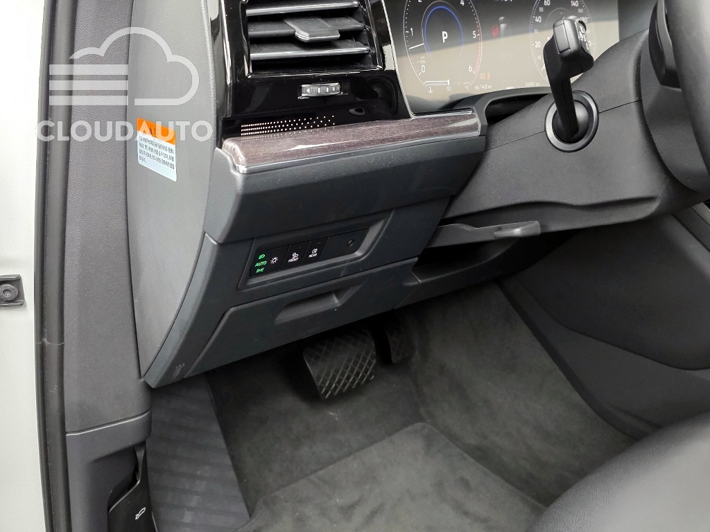 2021 Volkswagen Touareg 3.0 TDI Premium - Image 17