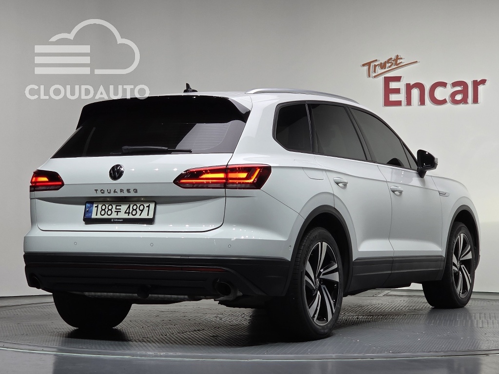 2021 Volkswagen Touareg 3.0 TDI Premium - Image 2
