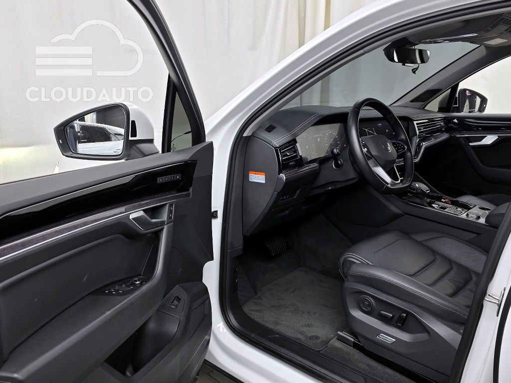 2021 Volkswagen Touareg 3.0 TDI Premium - Image 10