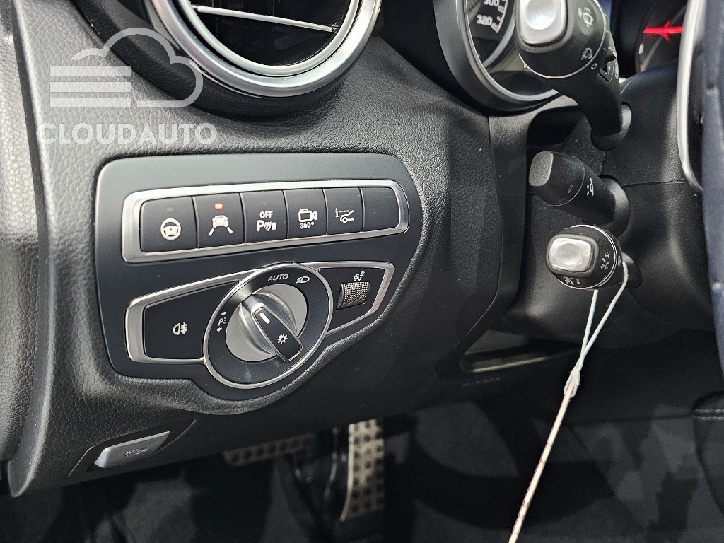 2019 Mercedes-Benz GLC AMG GLC63 4MATIC+ - Image 18