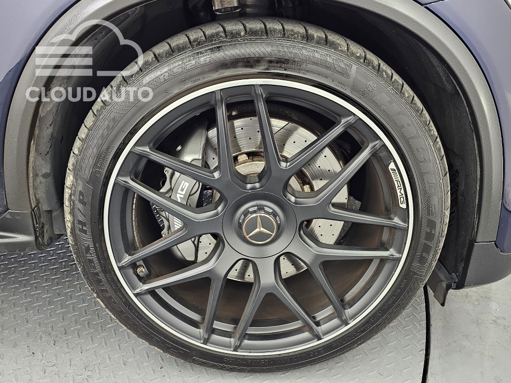 2019 Mercedes-Benz GLC AMG GLC63 4MATIC+ - Image 5