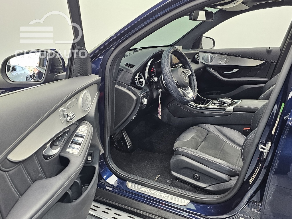 2019 Mercedes-Benz GLC AMG GLC63 4MATIC+ - Image 10