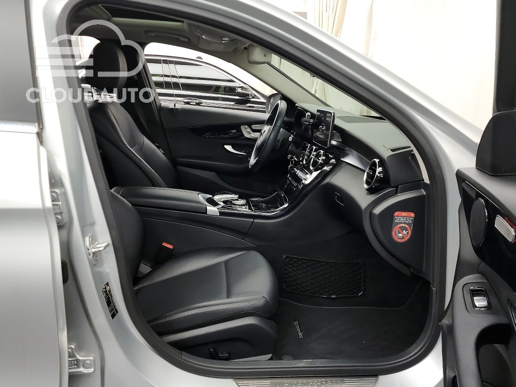 2016 Mercedes-Benz C-Class C200 - Image 11