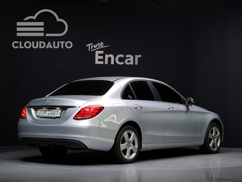 2016 Mercedes-Benz C-Class C200 - Image 2