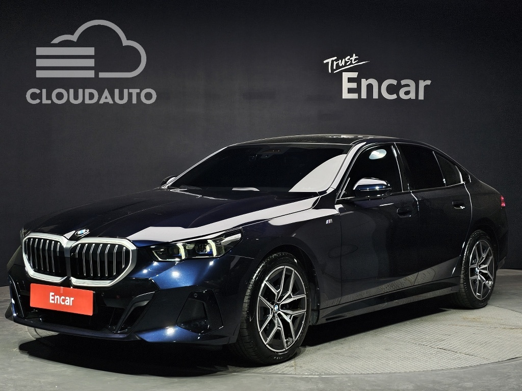 2025 BMW 5 Series 520i M Sports