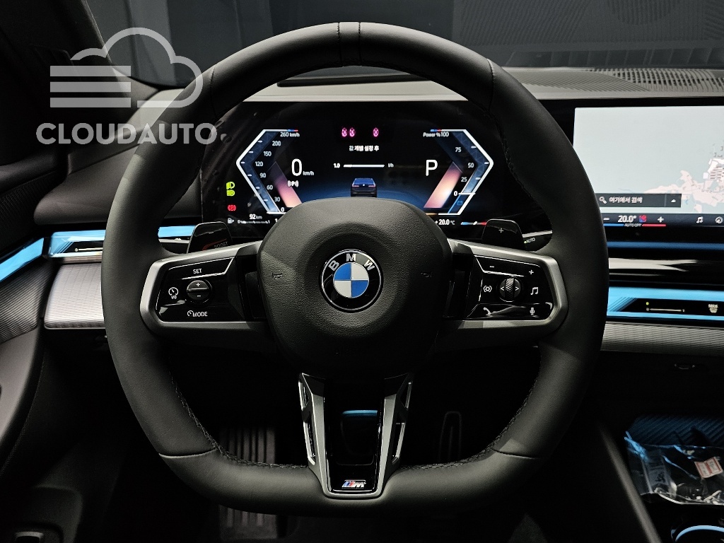 2025 BMW 5 Series 520i M Sports - Image 12