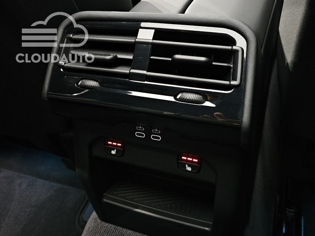 2025 BMW 5 Series 520i M Sports - Image 18