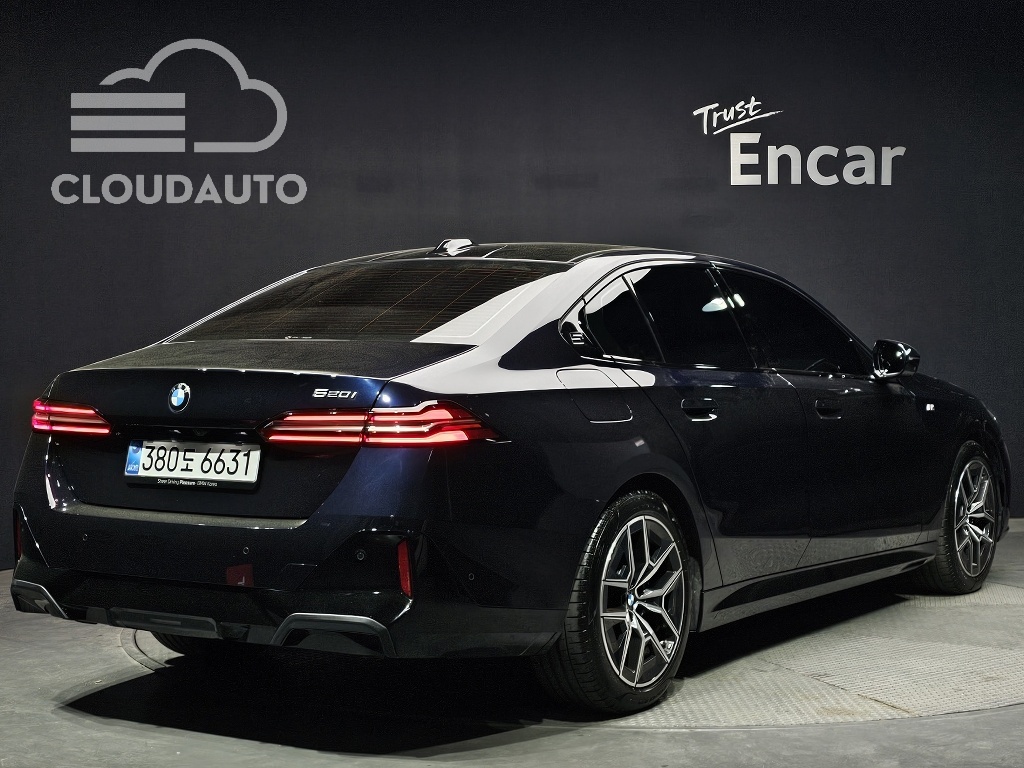 2025 BMW 5 Series 520i M Sports - Image 2