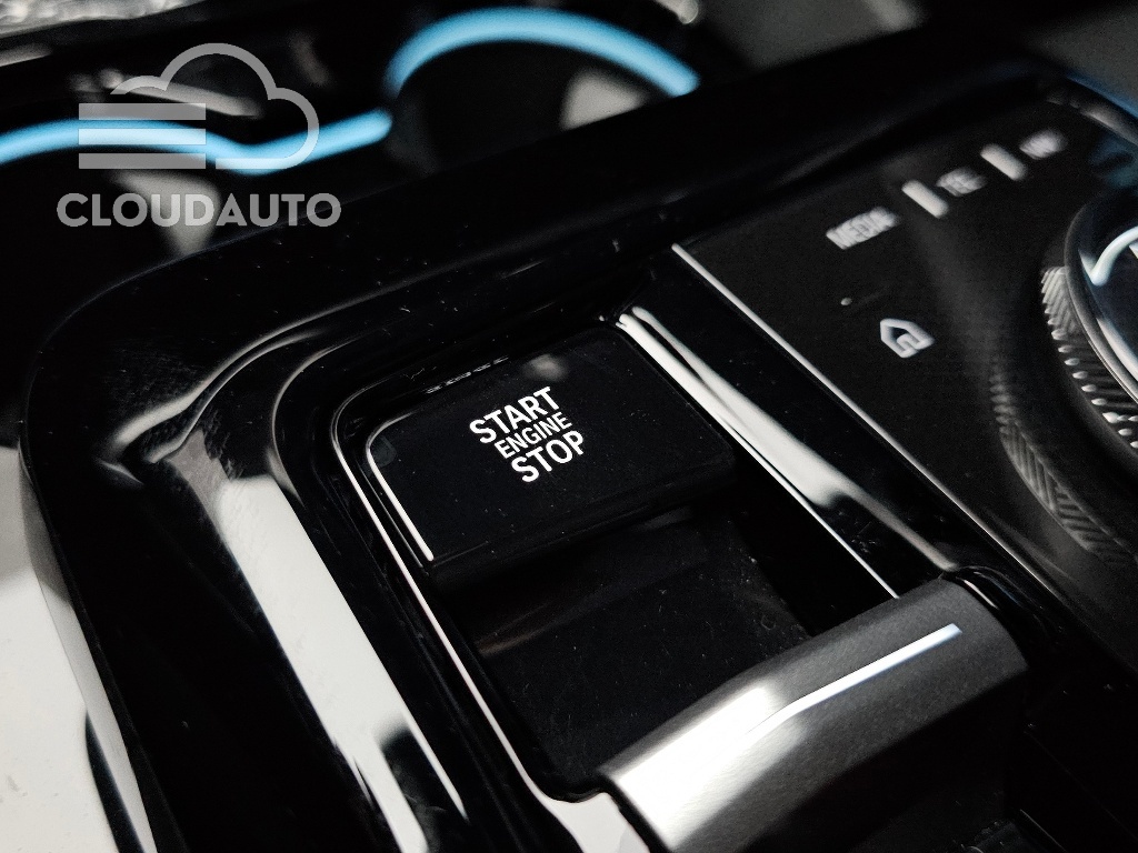 2025 BMW 5 Series 520i M Sports - Image 29