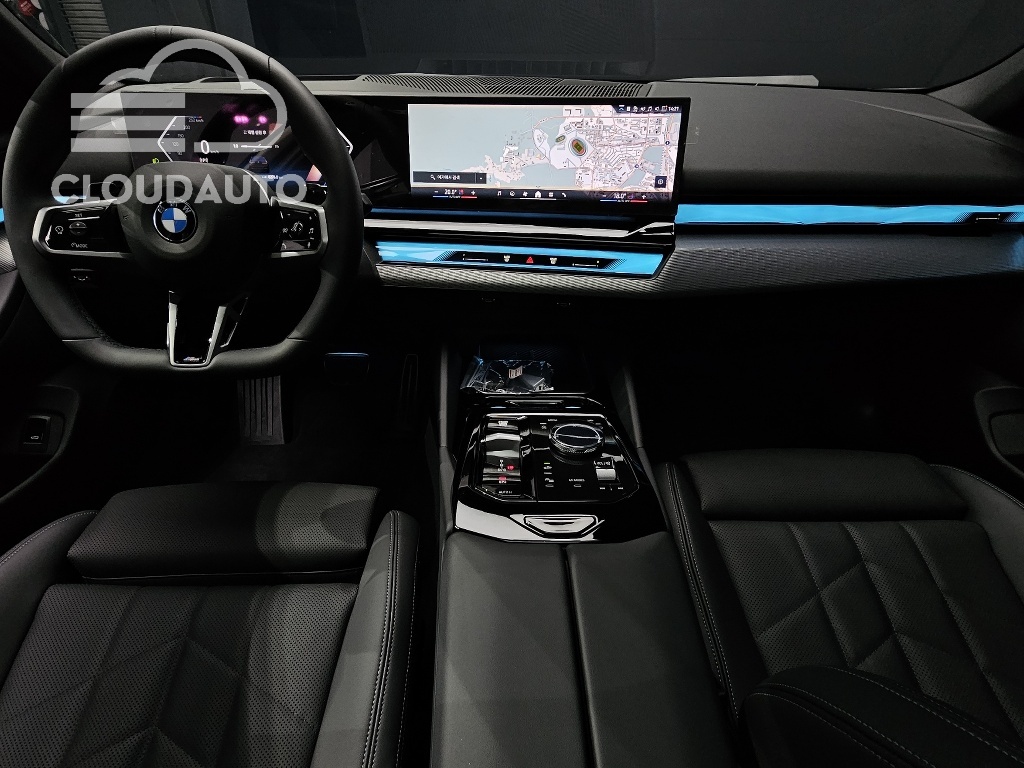 2025 BMW 5 Series 520i M Sports - Image 7