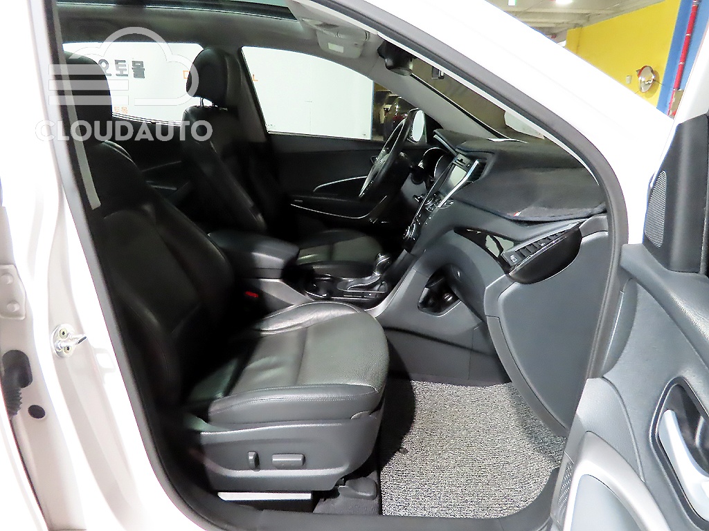 2015 Hyundai Santa Fe Diesel 2.0 4WD Exclusive - Image 9