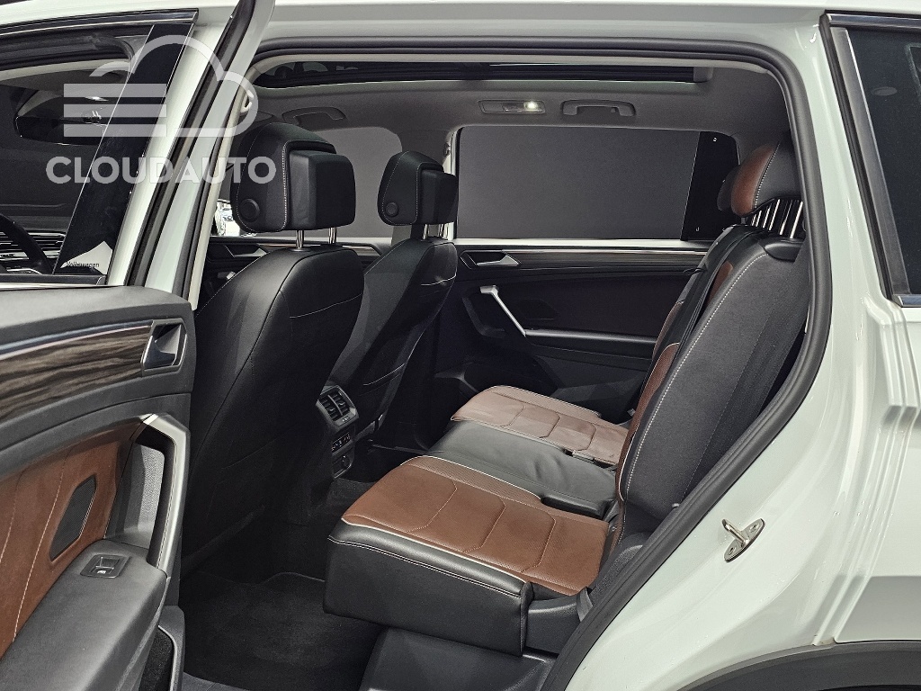 2023 Volkswagen Tiguan 2.0 TSI Prestige - Image 11