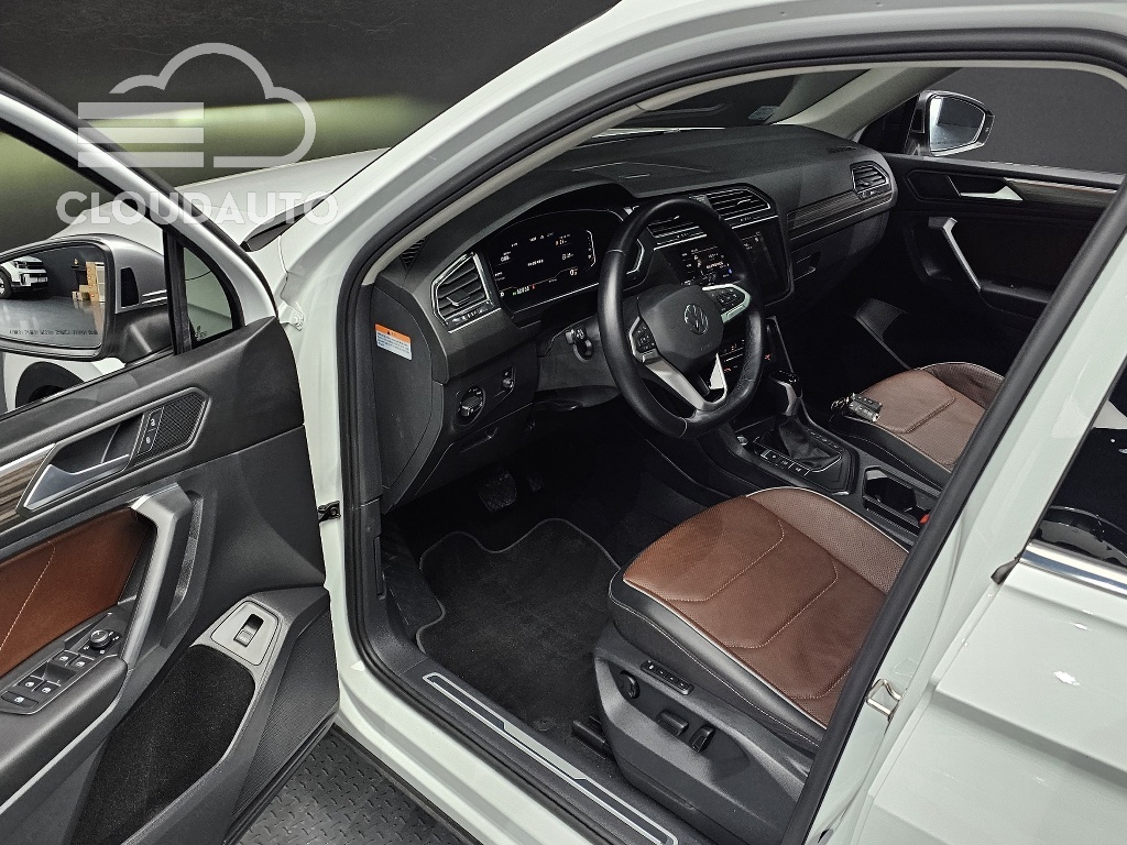 2023 Volkswagen Tiguan 2.0 TSI Prestige - Image 10