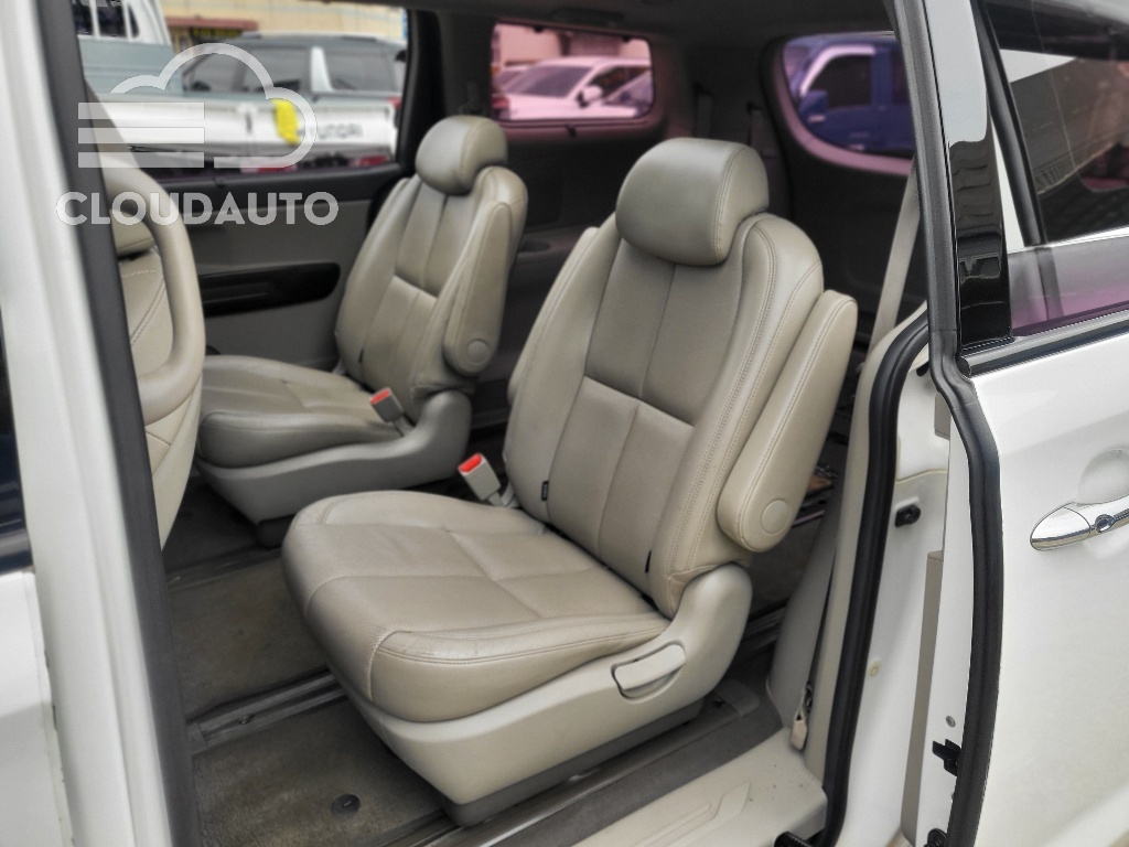 2016 Kia Carnival 9 Noblesse - Image 11