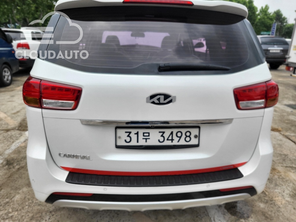 2016 Kia Carnival 9 Noblesse - Image 4