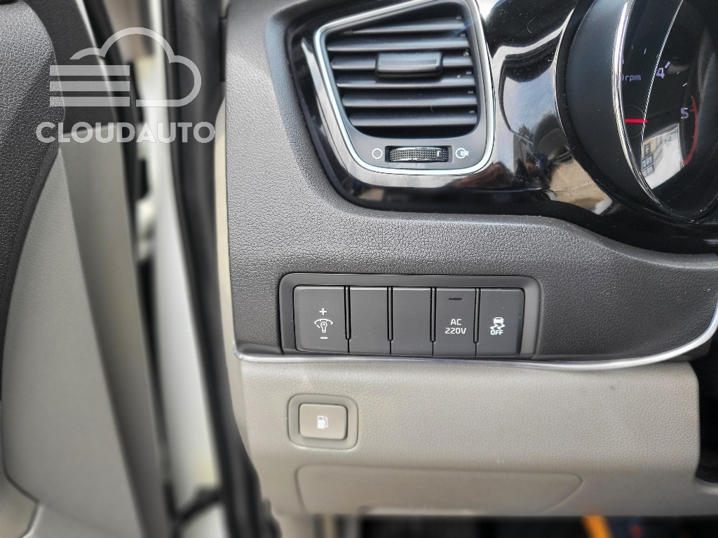 2016 Kia Carnival 9 Noblesse - Image 7