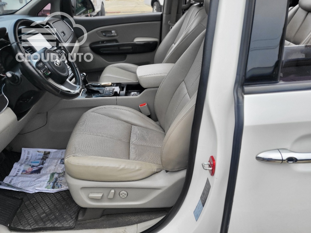 2016 Kia Carnival 9 Noblesse - Image 10