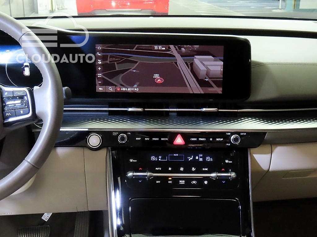 2023 Kia Carnival Gasoline 4 - Image 11