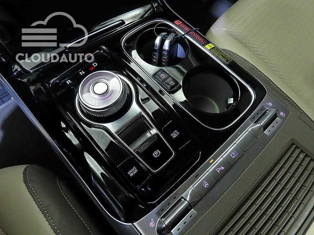 2023 Kia Carnival Gasoline 4 - Image 12