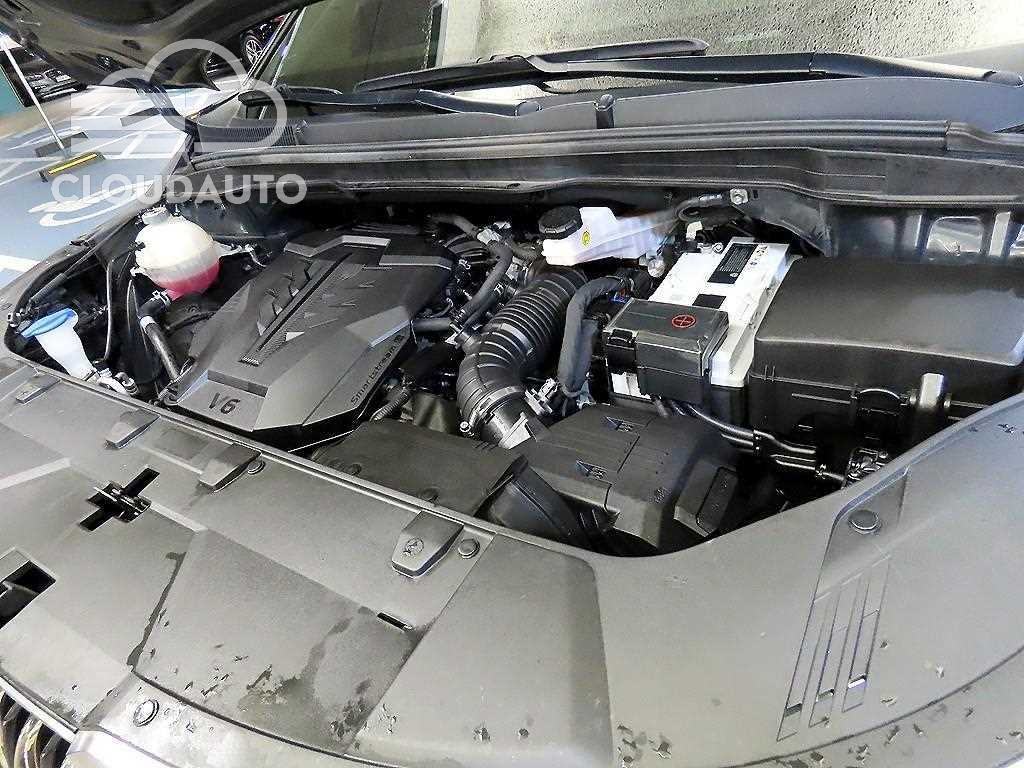 2023 Kia Carnival Gasoline 4 - Image 19