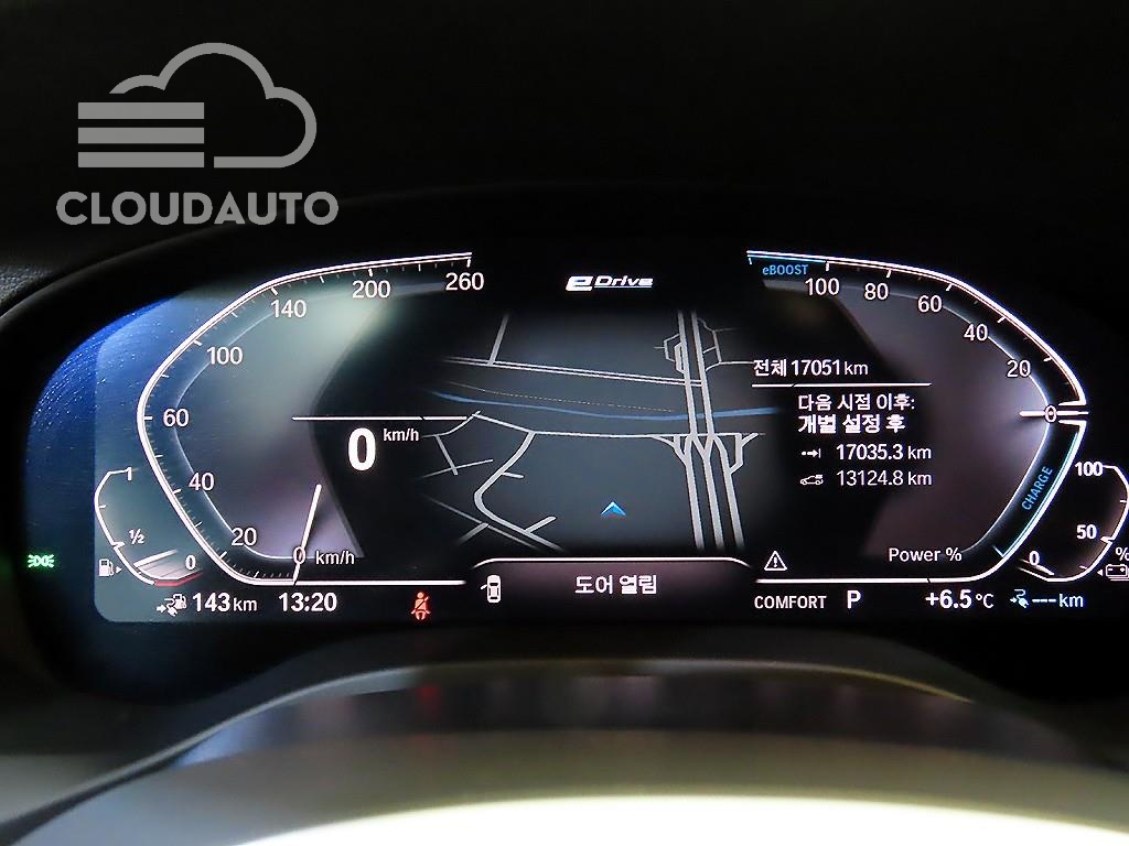 2021 BMW X3 xDrive 30e M Sports - Image 9