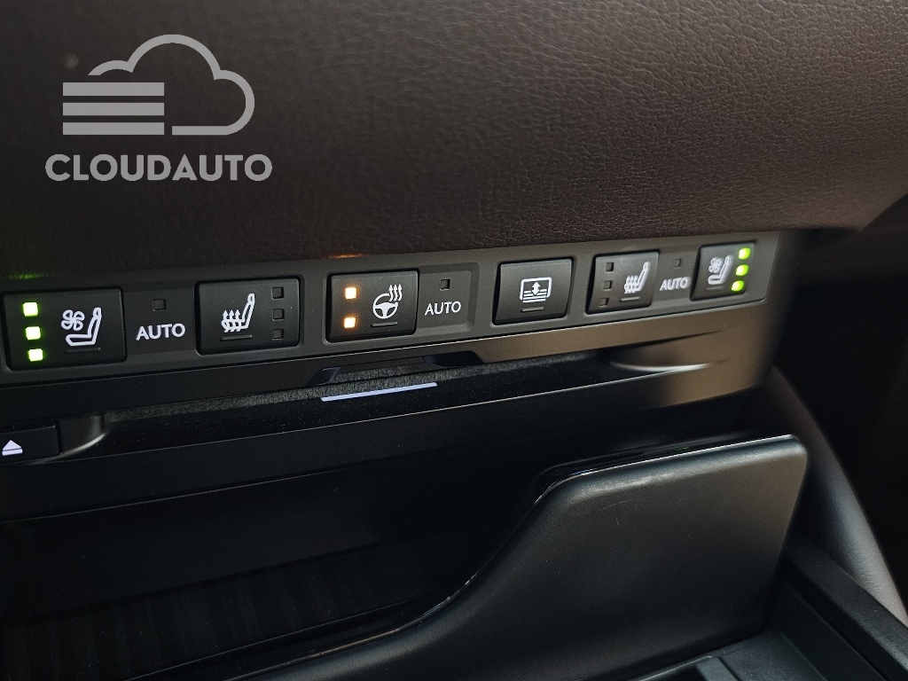 2019 Lexus ES300h Luxury Plus - Image 16