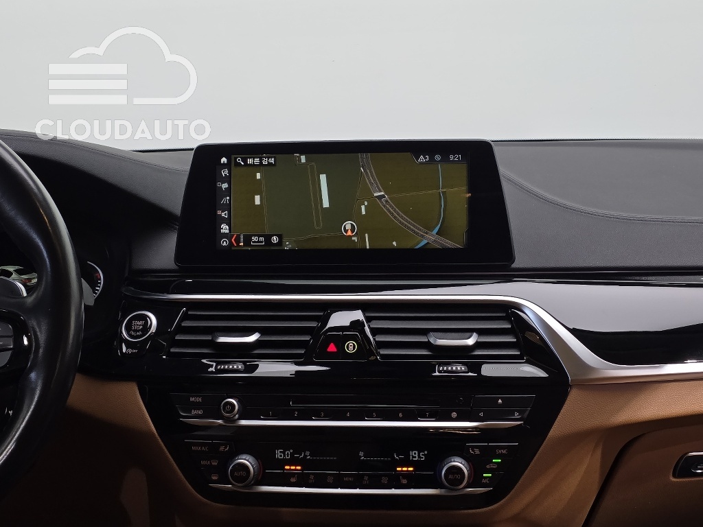 2018 BMW 5 Series 520d Luxury Edition - Image 15