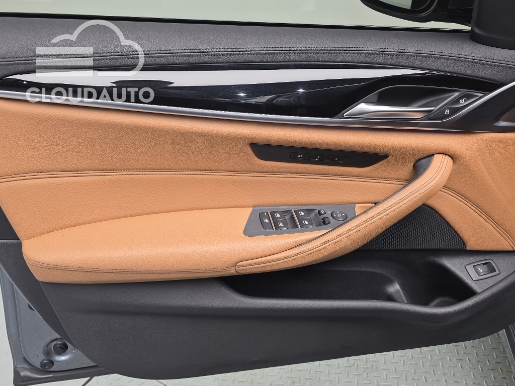 2018 BMW 5 Series 520d Luxury Edition - Image 25
